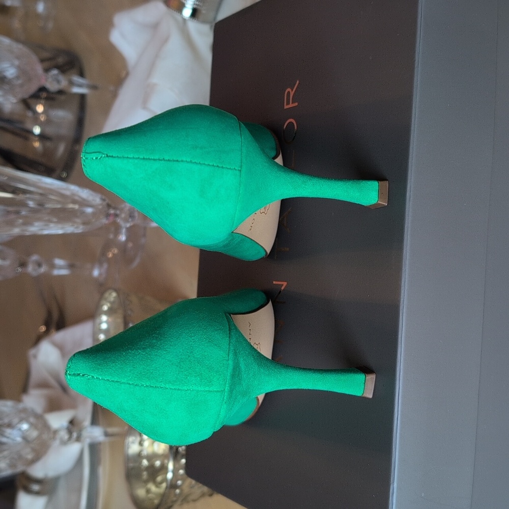 🎉SALE🎉 Host Pick 🎉 👠ANN TAYLOR MILA SUEDE PUMP - BRIGHT JADE 👠 - Picture 9 of 9